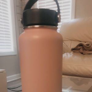 32 oz Hydro Flask bottle